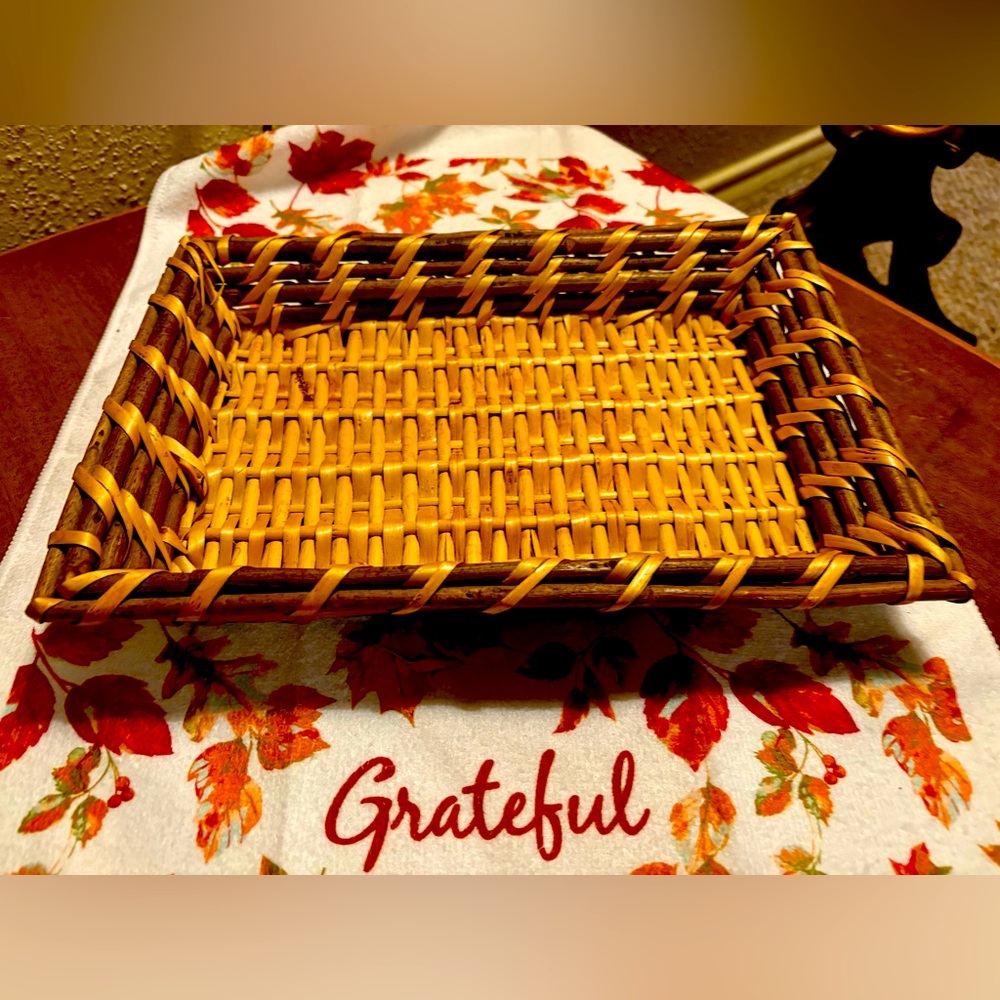 Vintage Gorgeous Rectangle Wicker Tray